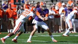 Stoudt, Barnes lead White team to a 24-5 victory in Clemson Spring Game