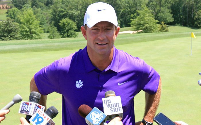 Swinney meets with the media Wednesday at his annual media golf outing (Photo by Mark Crammer)