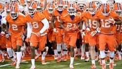 Tigers Hold Thud Practice