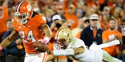 Former Clemson RB signs with Broncos