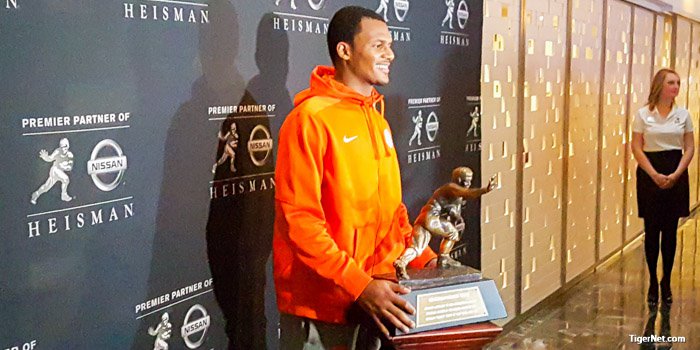 Live from New York - Heisman talk and Uber stories