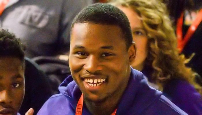 Clemson in final group for 5-star LB