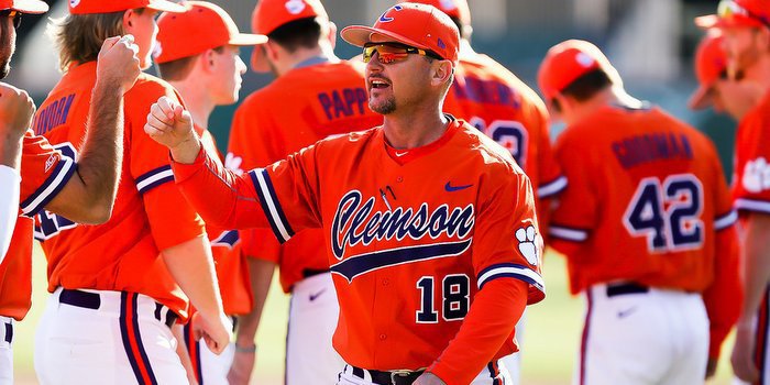 Monte Lee has memorable first win as Tigers' skipper