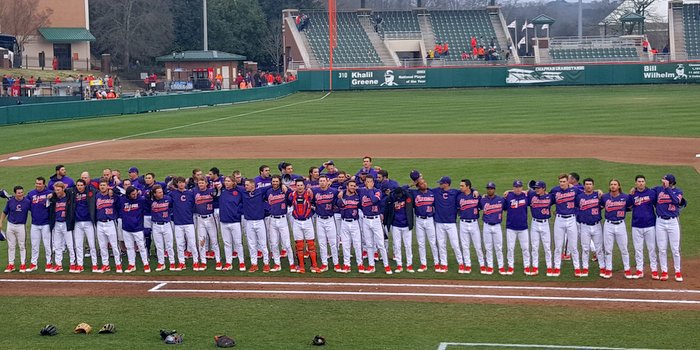 Tigers maul Bears for Lee's first win