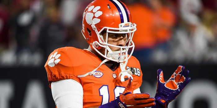 Leggett not worried about touches despite wealth of offensive talent