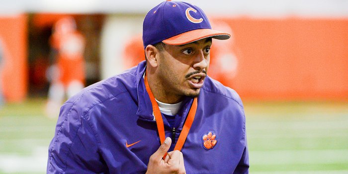 Tony Elliott says he won't speak to Gamecock sister this week