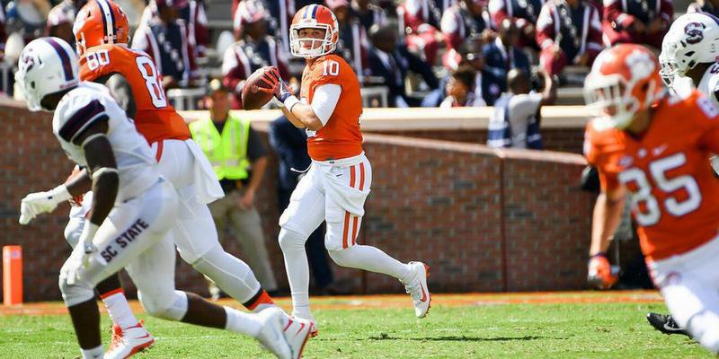 The Sound of Silence: Clemson QB has special encounter in Arizona