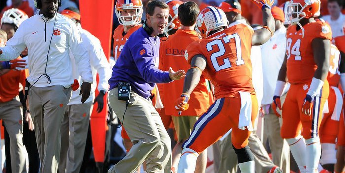 Swinney reacts during the 2014 win over South Carolina