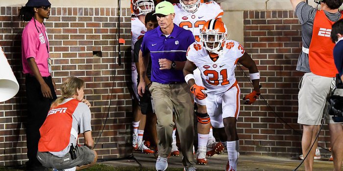 Venables happy at Clemson, not shopping himself around