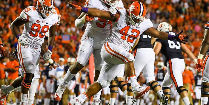 Wilkins recovered a fumble at Auburn Saturday night 