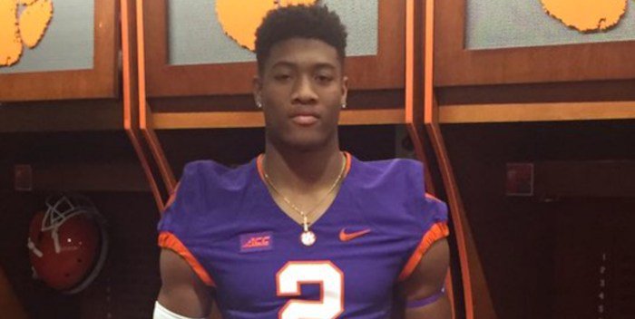 Isaiah Simmons signs his NLI