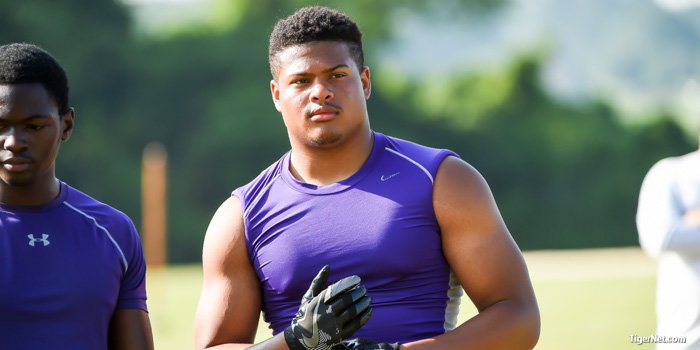 Clemson in top group for 5-star DE