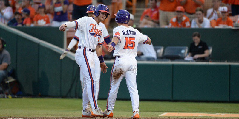 Jackson's big hit, Krall's save help Tigers edge Spartans in NCAA Regional