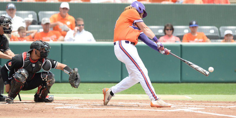 Clutch hit eludes Tigers in game one against Louisville