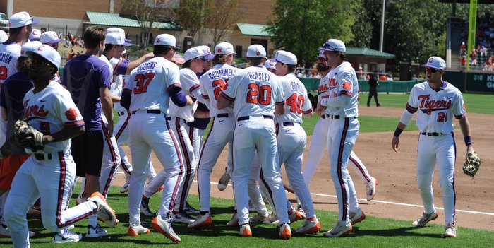 Monte Lee's Tigers are winning games, having fun along the way