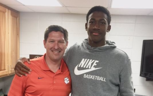 Four-star 2018 center commits to Clemson