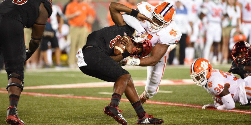 From Blackout to Knockout: Tigers dominate Louisville