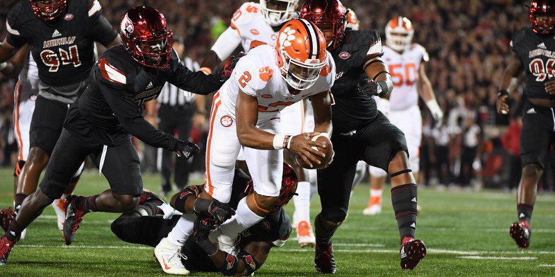 Kelly Bryant scores early in the first half