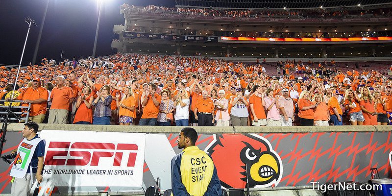 Inside the Road Trip: Big game vibe was missing from Louisville