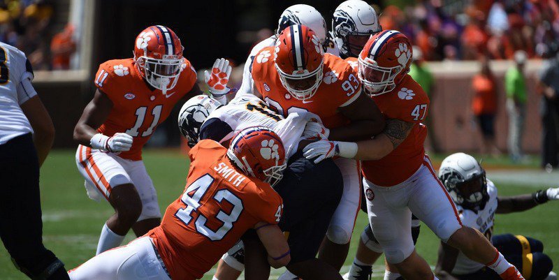 Clemson held Kent St. to 120 total yards 