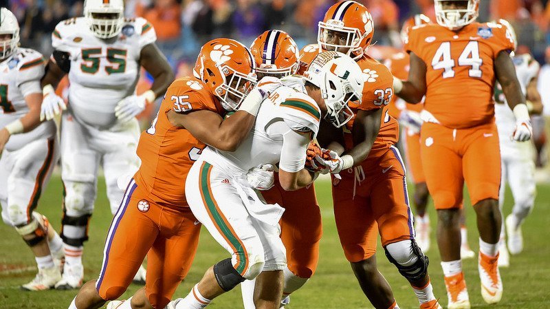 Venables says Clemson defense is peaking at the right time