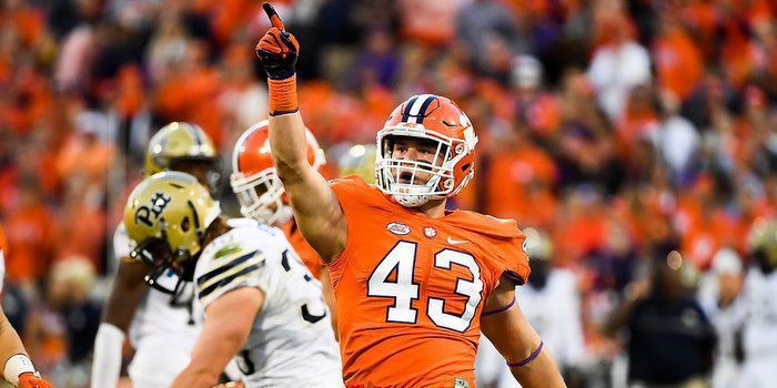 Friday update: Fields battles injury, Chad Smith cross-training