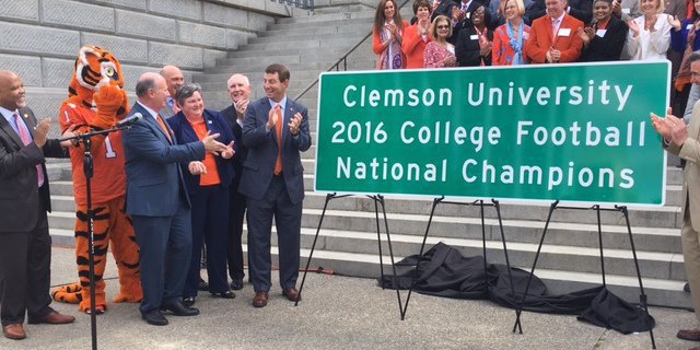Swinney holds a press conference on the steps of the Statehouse 