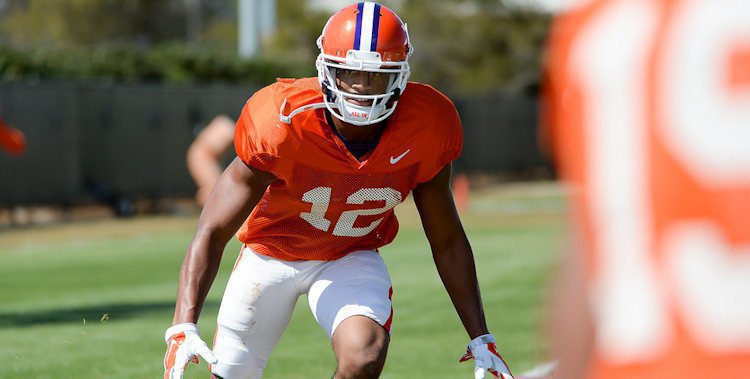Clemson defensive back to transfer