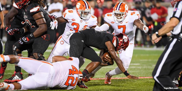 Up To the Task: Clemson's defense shut down Lamar Jackson when it mattered