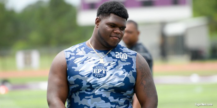 Keep on Trucking: Clemson commit uses parents as motivation