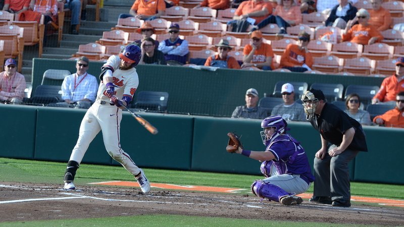 Clemson rallies to top Wofford