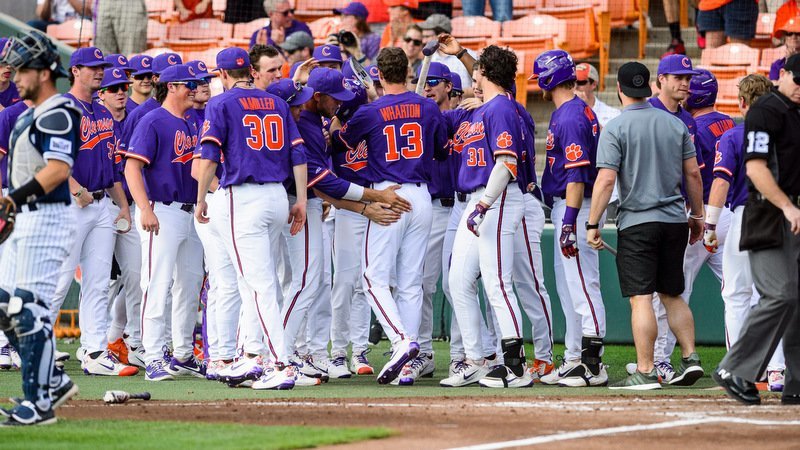 Bats stay hot as Tigers win series over No. 10 Dallas Baptist