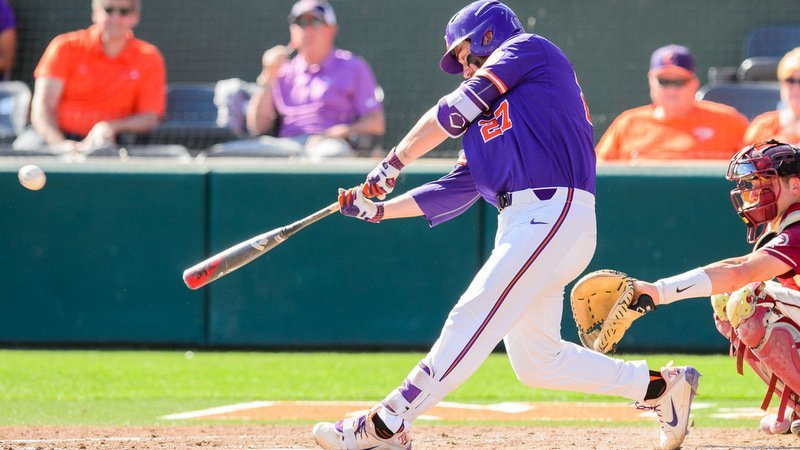 Tigers chop Seminoles in 12-run outburst to even series