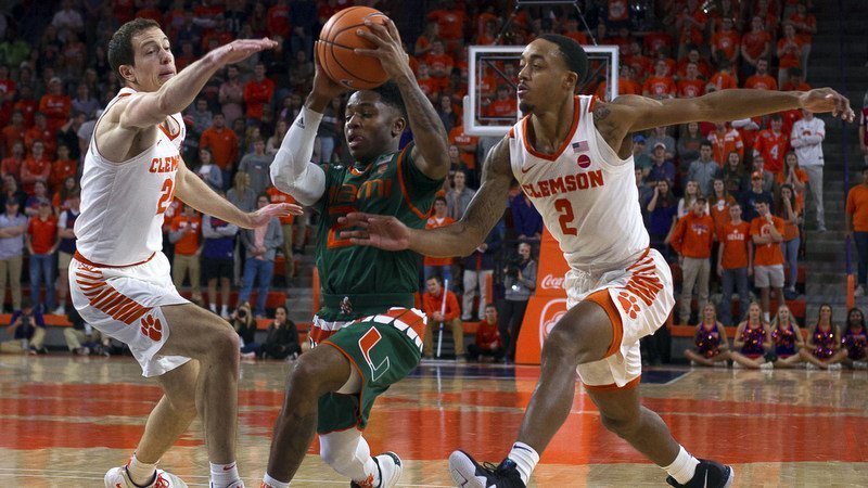Grantham, 3-pointers power Clemson past ranked Miami