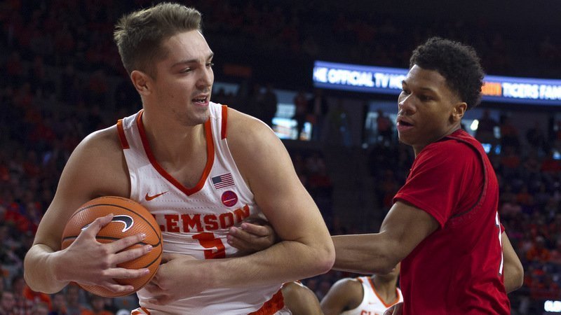 Tigers punch Cards in overtime, win 10th game in a row