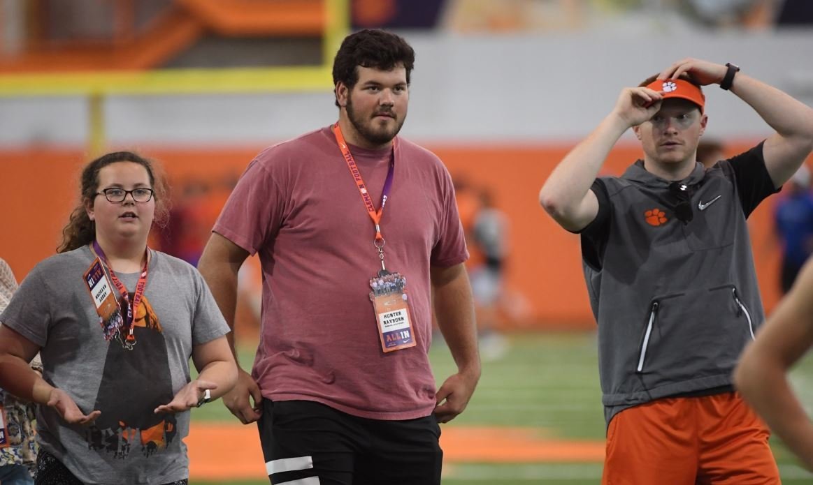 3-star OL commits to Clemson