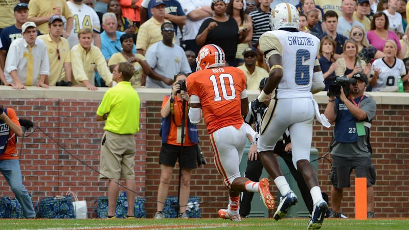 Tajh Boyd scores on a trick play during the win over Georgia Tech in 2012