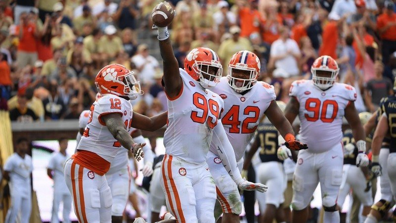 Halftime Analysis: Lawrence leads Clemson to 28-7 lead over Yellow Jackets