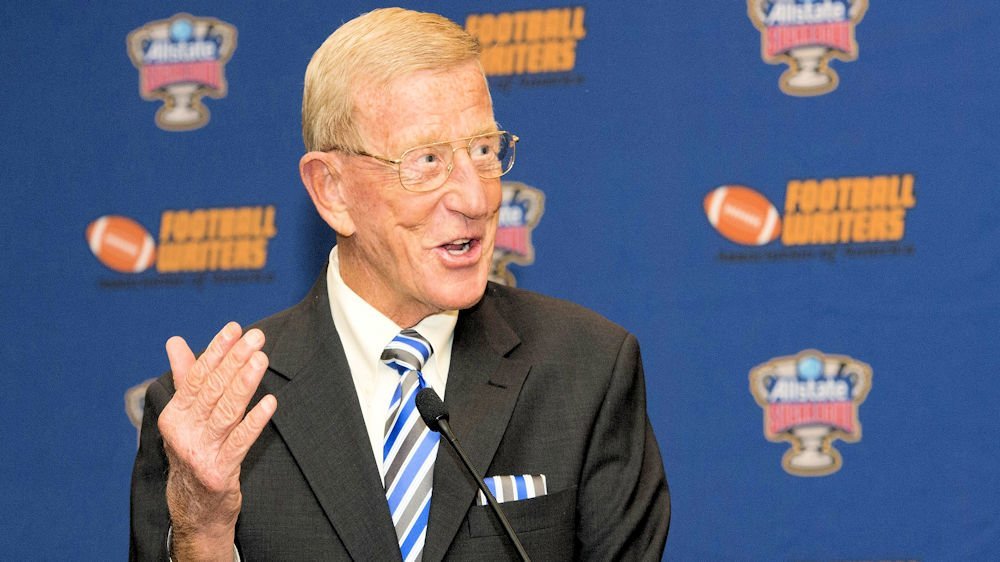 Lou Holtz is going for LSU (Tommy Gilligan - USA Today Sports)