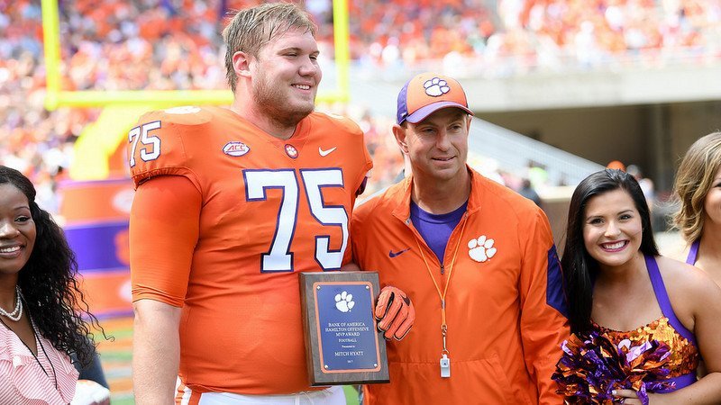 REPORT: Former Clemson OT to sign with Cowboys practice squad