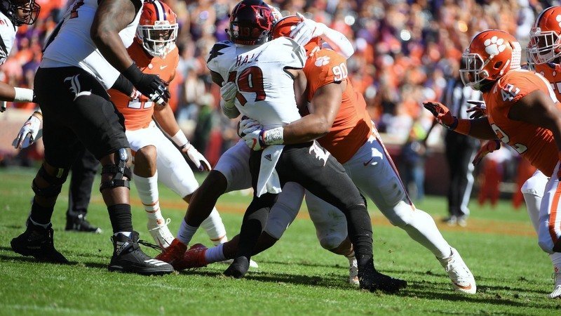 Dexter Lawrence with the big hit early in the first half 