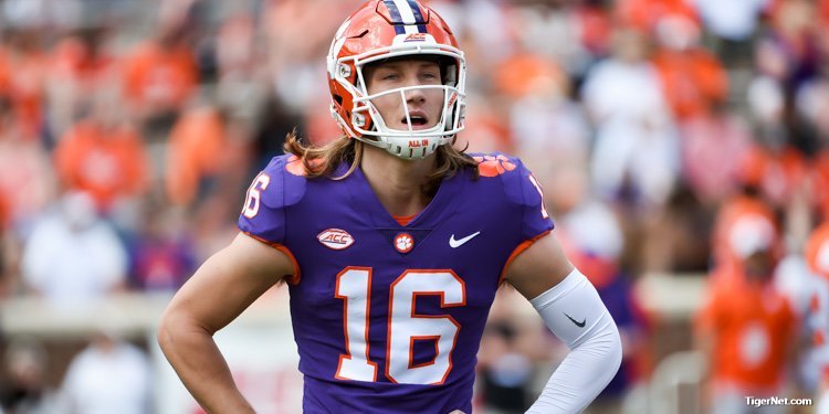 Swinney not ready to name leader on QB depth chart, sees battle going into fall camp
