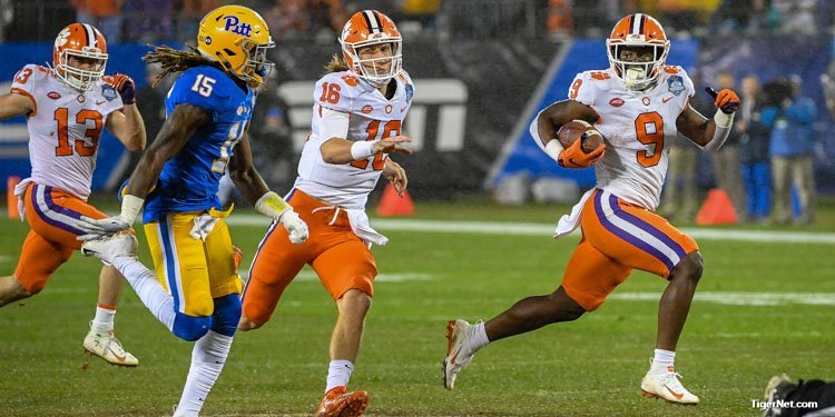 How fast was Trevor Lawrence on Etienne's TD run? Really fast, according to Etienne