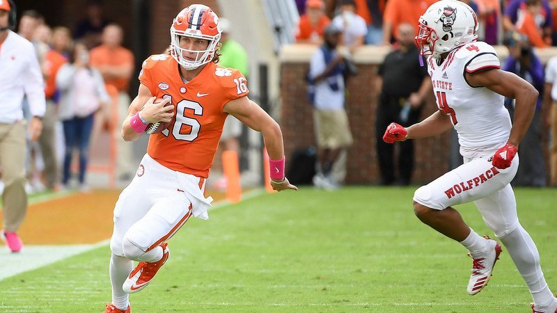Leave No Doubt: Tigers, Trevor Lawrence make a statement in win over Pack
