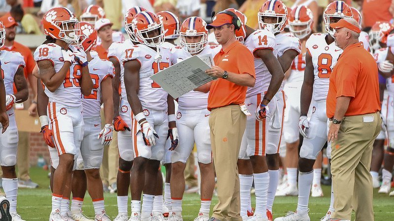 Jeff Scott on run-in with Dabo: I went for the high-five and coach went for the hug