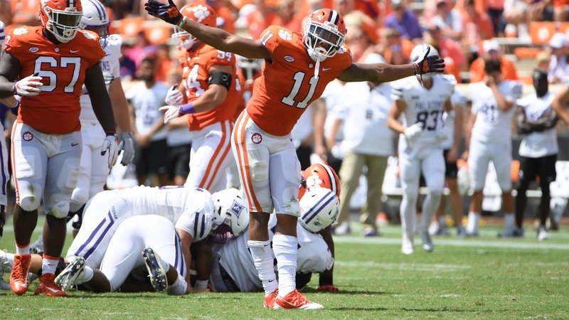 LOOK: Isaiah Simmons with incredible jumping ability