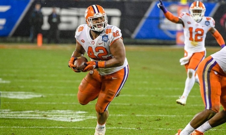 Christian Wilkins takes on another Dabo era star with DeAndre Hopkins. 