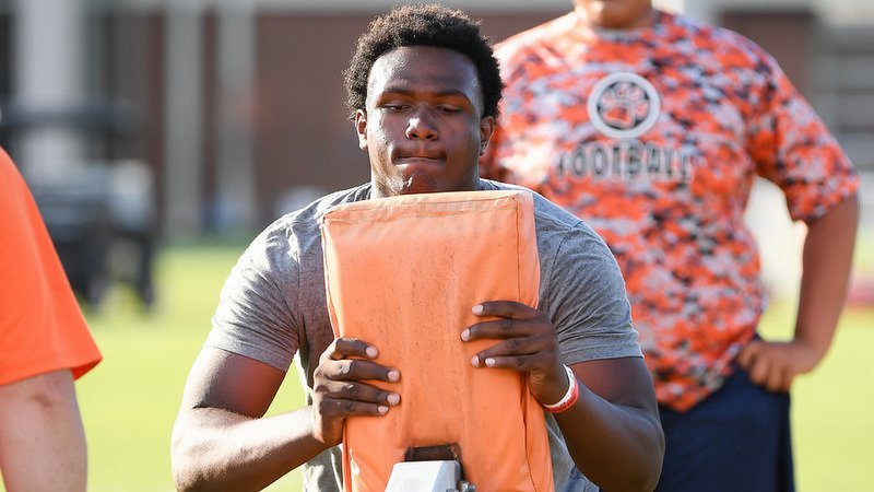 High school coach says Clemson's newest commit is 