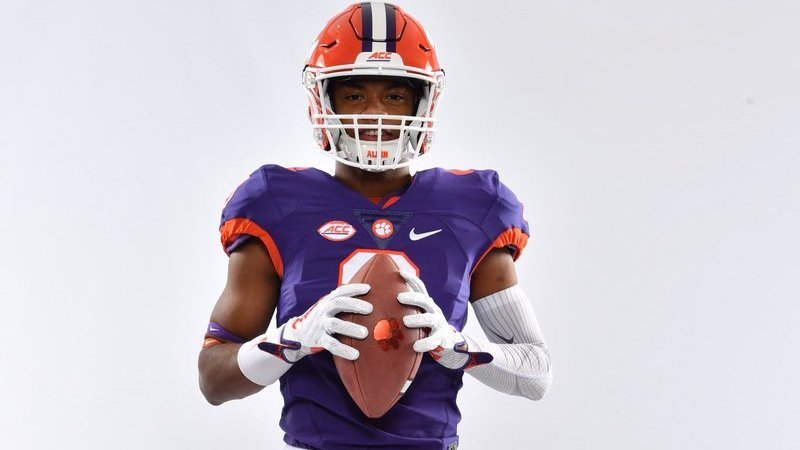 Goodrich poses with his family during his Clemson visit 