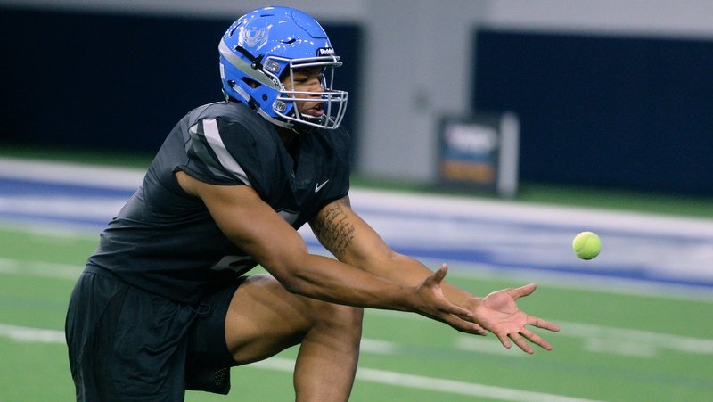Nation's No. 1 DE and Georgia commit says 